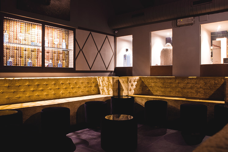 # Ulisse Albiati fotografo architettura locale pubblico: fotografia commerciale sala fumatori interna discoteca Bamboo Lounge & Club di Firenze in Toscana. Discoteca e american bar in zona Santa Croce.